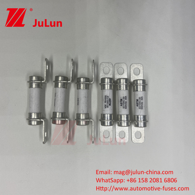 20KA Kırma Kapasitesi 50A 30A DC Kırma Kapasitesi Sigorta 500VDC M6 Bolt Hibrit Otomobil