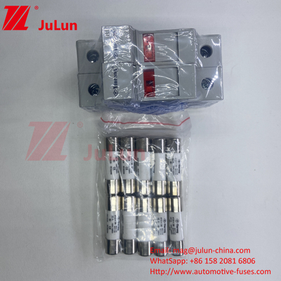 10x38mm 32A Gümüş Element Güneş Sigortası Fotovoltaik için RT18-32X 10*38mm Silindrik Sigorta Sahibi 32A 690V Düşük