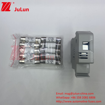 Güneş PV kurulumları için 10A-63A PV sigorta 32A 10X38mm 1000V Güneş sistemi için ışık ile DC Din Rail sigorta tutucusu
