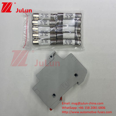 Güneş PV kurulumları için 10A-63A PV sigorta 32A 10X38mm 1000V Güneş sistemi için ışık ile DC Din Rail sigorta tutucusu