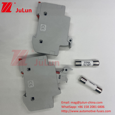 Güneş PV Keramik Sigorta Sahibi 1000VAC/DC 300A Fotovoltaik Ch için Keramik Hızlı Eylemli Sigorta