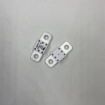 150A 150VDC Güç Değiştirme Keramik Otomobil Sigortaları Yüksek Kırma Kapasitesi 16KA 20KA 11-13N · m için önerilen sıkı tork ile M8 için