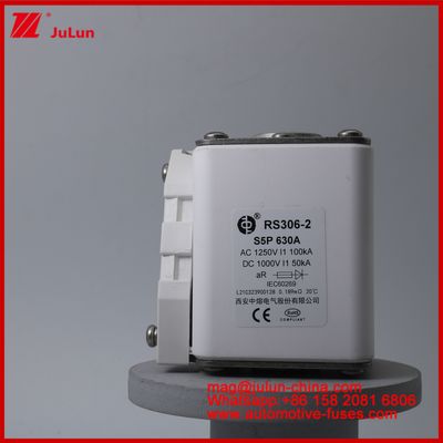 RS306-2 S5P 630A Kare Elektrikli Araç Çekimi Karemik Sigorta EV veya HEV Elektrikli Araç Çekimi DC EV için HEV AC1250V 100KA DC1000V 50KA AR
