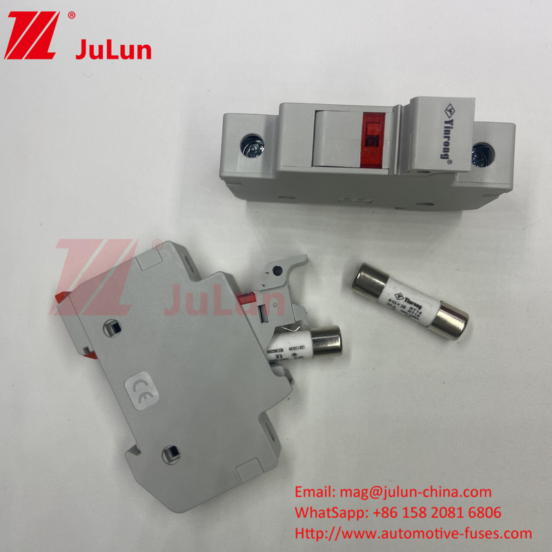 10x38mm 32A Gümüş Element Güneş Sigortası Fotovoltaik için RT18-32X 10*38mm Silindrik Sigorta Sahibi 32A 690V Düşük