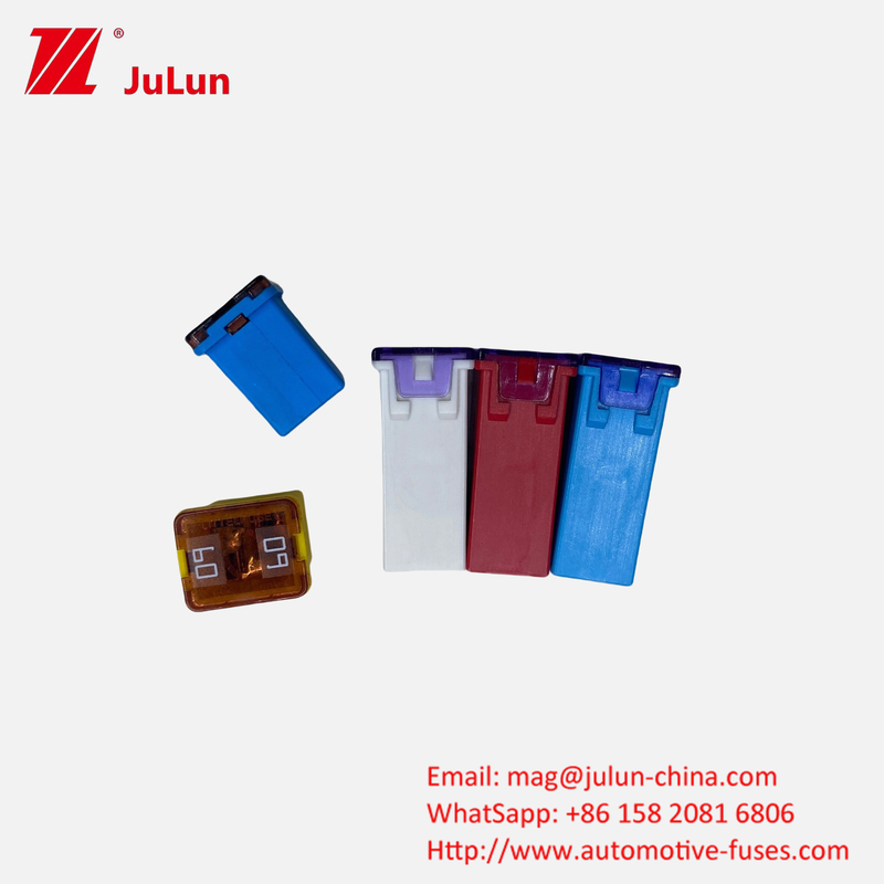 Küçük Otomobil Kare Sigorta 32V 58V EV Orta Elektrikli Otomobil Sigorta Blade Terminal 58V Değerli Voltaj DC ile