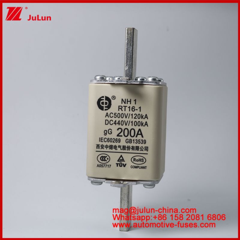 NH1 RT16-1 200A AC500V 120KA DC 440V 100KA Otomobil Keramik Otomatik Sigortalar Blade Mount EV / HEV Araç için Küçük Boyutlu Yüksek Değerlendirilmiş Akım Kısa devre Koruması