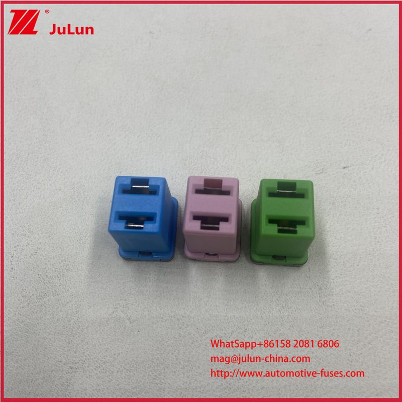 Düşük profilli orta yavaş darbeli J hali Otomobil bıçağı sigortaları 20A 25A 30A 40A 50A 60A nominal akım Araç uyumluluk 0895050.U AUTO 50A 58VDC