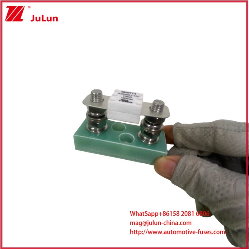 FHR39-M8-01 ASTM Sigorta Elektrikli Araç Motosiklet Akü Panelleri Tutucu Araba Sigorta Tutucu Anma Gerilimi