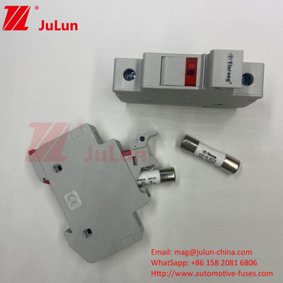 10x38mm 32A Gümüş Element Güneş Sigortası Fotovoltaik için RT18-32X 10*38mm Silindrik Sigorta Sahibi 32A 690V Düşük